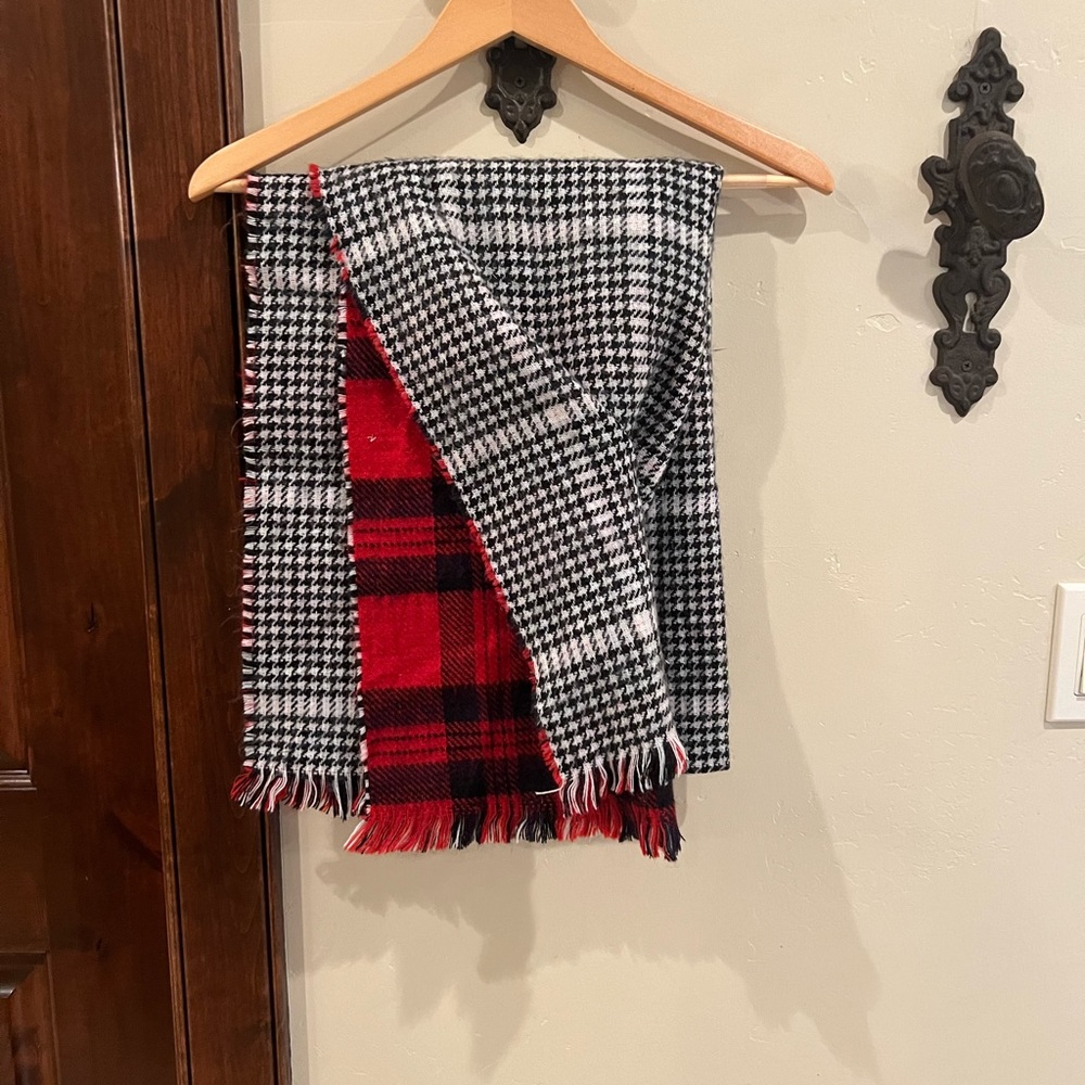 Patterned scarf